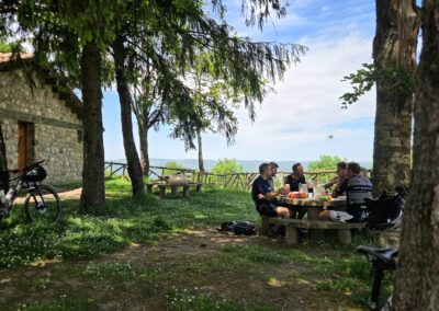 Rustpauze tijdens mountainbikevakantie